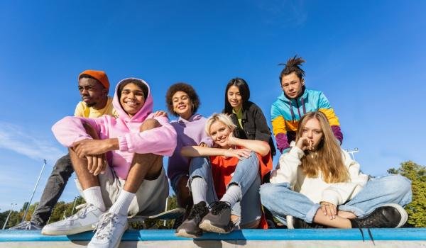 Hoodie Manufacturer Usa 4 Best Clothing Manufacturer USA — premium streetwear and denim production facility with high-GSM hoodies and modern cut & sew equipment.